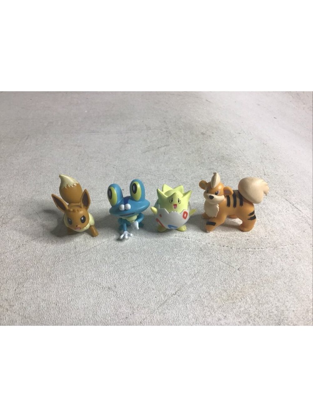 1.5" - 2" 2015-2017 TOMY Nintendo Pokemon Figurine Lot Of 4